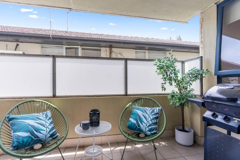 דירות מלבורן Cozy 1 Bedder In St Kilda With Balcony מראה חיצוני תמונה