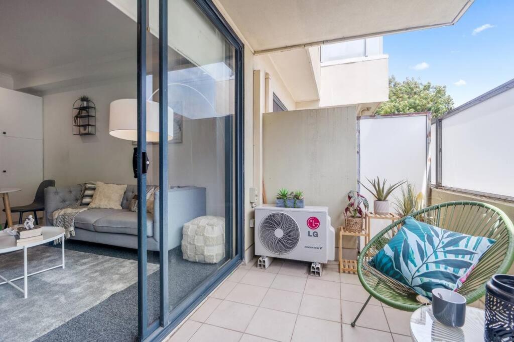 דירות מלבורן Cozy 1 Bedder In St Kilda With Balcony מראה חיצוני תמונה