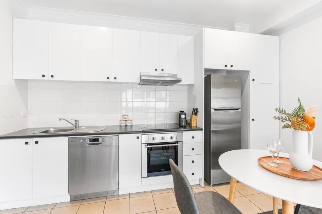 דירות מלבורן Cozy 1 Bedder In St Kilda With Balcony מראה חיצוני תמונה